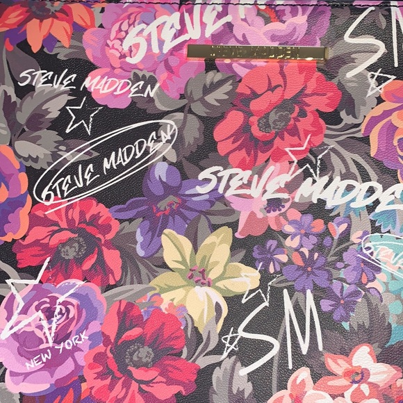 Steve Madden Pouch - Picture 6 of 11